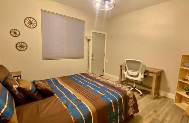 Large Pool home, quiet neighborhood, Spacious
