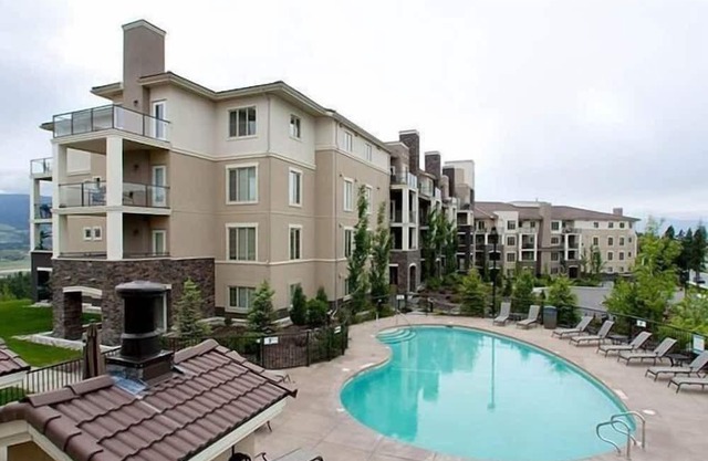 Condominio actualizado en 2 campos de golf. Duerme 6. WiFi, piscina y jacuzzi.