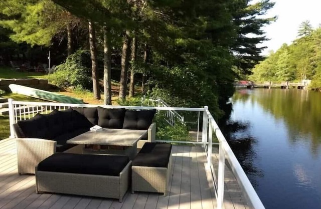Large, private and dog friendly Country Home on a River with a Hot Tub & Sauna!
