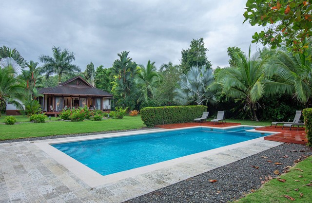Three Monkeys Cahuita - piscina, a/c, area BBQ