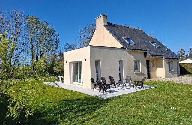 Large, quiet house, 1km from the Aber beach, CROZON