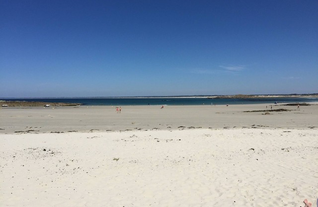 Gran casa reformada cerca de las playas y el puerto, con terraza.