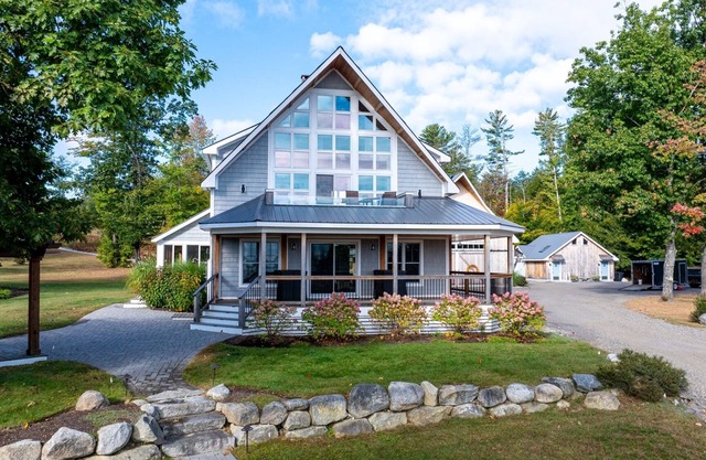 LARGE RESORT WITH 12 PROPERTIES. NATURAL POND FOR SWIMMING. CAFE ON SITE.