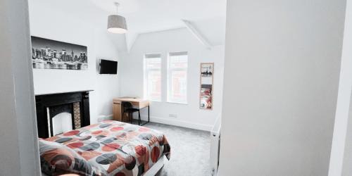 Large Room at The Burford Hideaway
