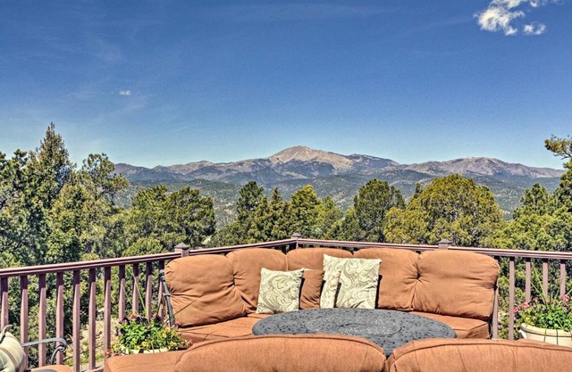 Large Ruidoso Home with Stunning Views and Hot Tub!
