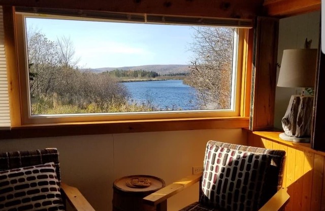Large Secluded Riverside Cottage