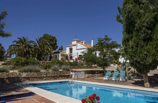 Cortijo grande en Andalucía con piscina privada,