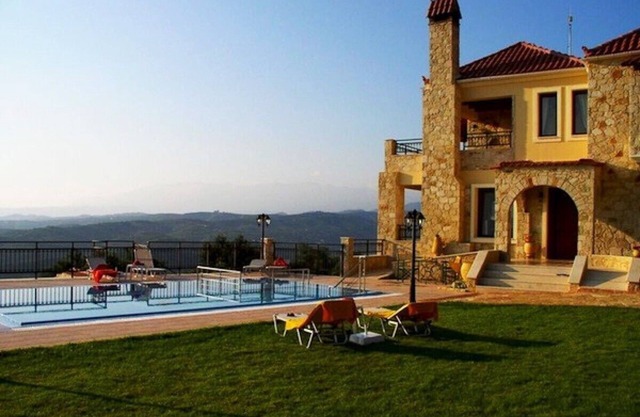 Gran villa construida en piedra con maravillosas vistas panorámicas