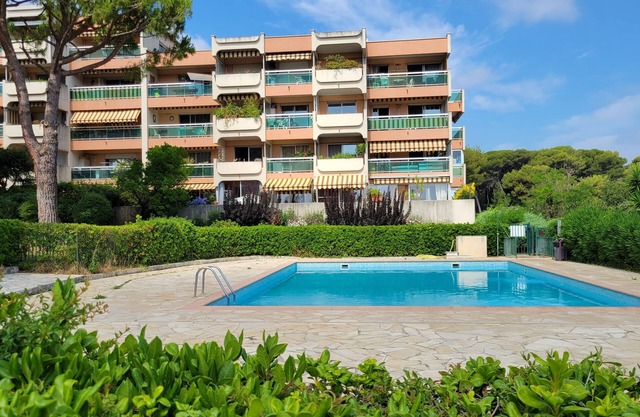 Large studio 4 people quiet residence with swimming pool