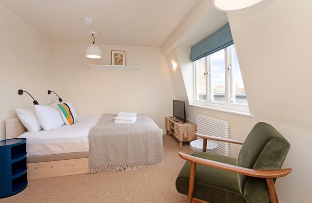 Large Studio in Heritage Building Near Camden