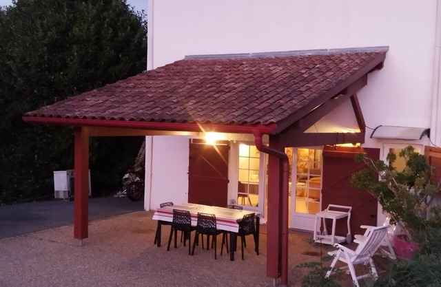 Large T2 of 70 m2 in the middle of a quiet garden of 6000m2