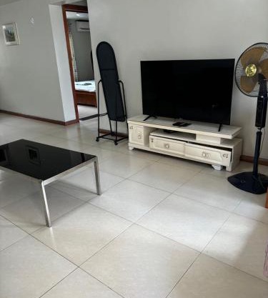 Large two-bedroom apartment-free parking