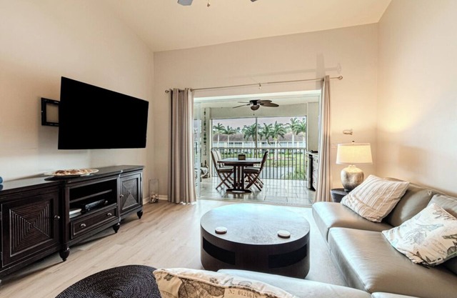 Condominio actualizado al sur en MAGNOLIA FALLS.