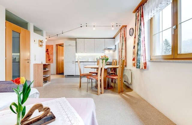 Large vacation apartment (2-4 persons) - Haus Nigsch