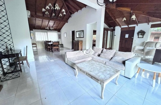 Large villa with swimming pool very close to the capital city - relax in nature