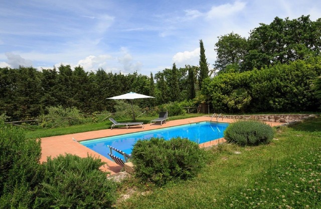 Villa 190² Piscina Terraza 60² Jardín 2300²