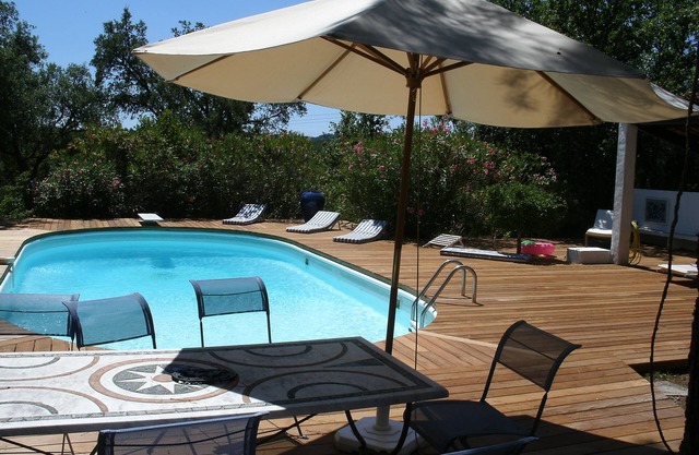 Hermosa villa grande de 320m2 en dos plantas con piscina, casita de piscina.