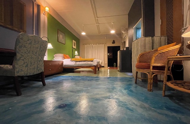 Large villa near the beach in Sam Roi Yot, with gym and SUP. Quiet area.