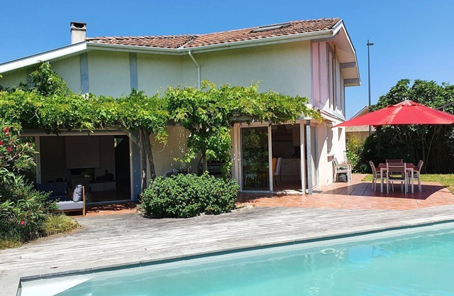 Large villa With Swimming Pool Near Hossegor