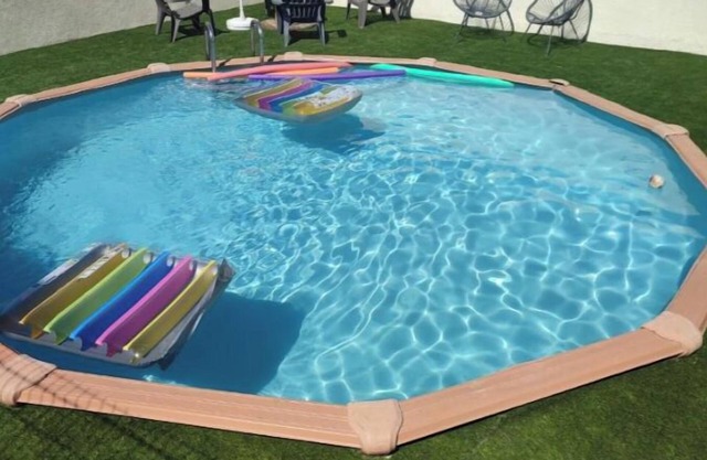 Large villa with all comforts, secure swimming pool, garden and barbecue