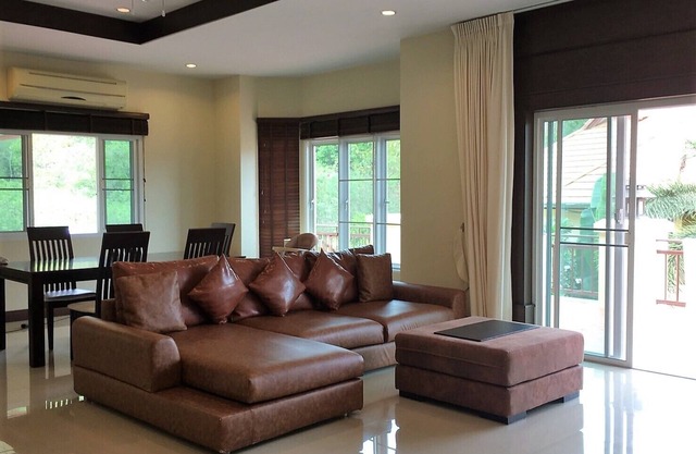 Gran chalet con piscina privada en zona tranquila