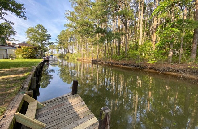 Large Yard, Private Dock, Dog Friendly, Close to OC inlet and Assateague Island