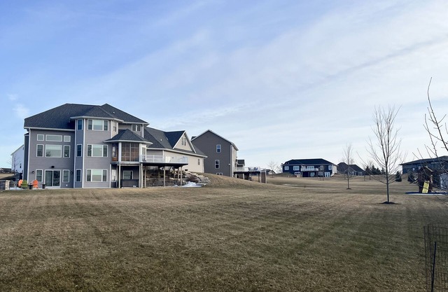 Larger house in quiet neighborhood near Oshkosh w/ large backyard!