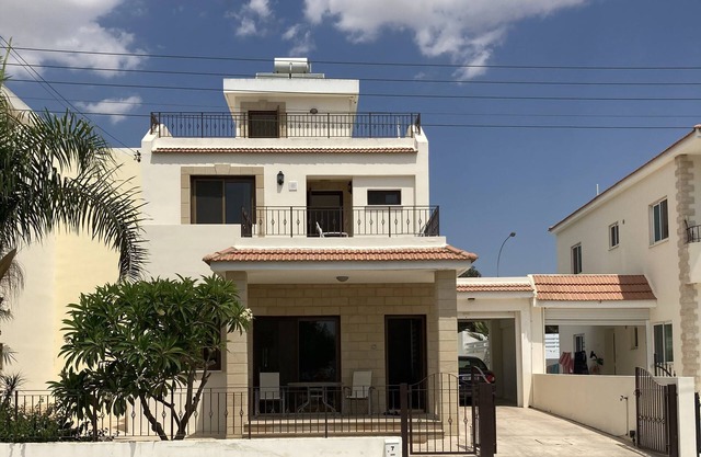 Larnaca Bay Villa con piscina privada, vistas al mar, en un lugar hermoso.