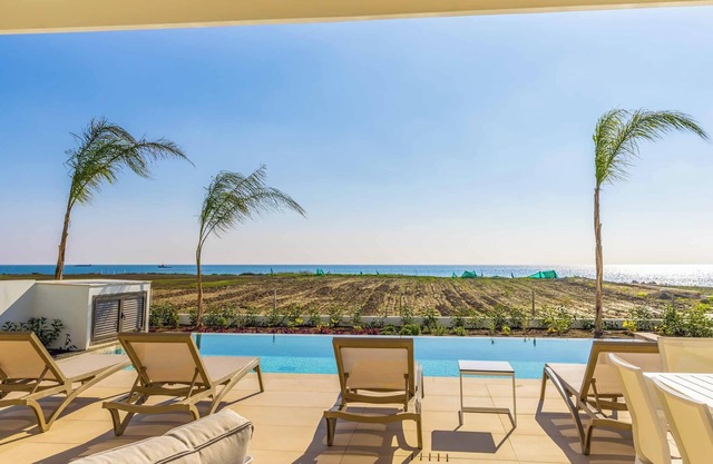 Larnaca Blue 7 - Three Bedroom Villa, Sleeps 6