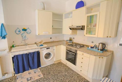 LArte al Mare Vicino Spiaggia con AC e WiFi