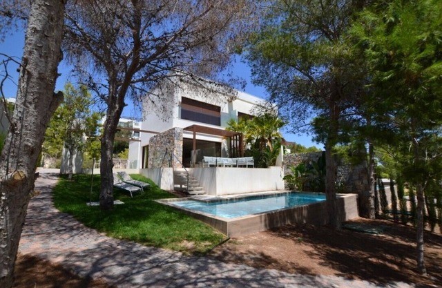 * Nueva lista de 2019 - Villa de lujo de 4 dormitorios con piscina privada, Alicante *