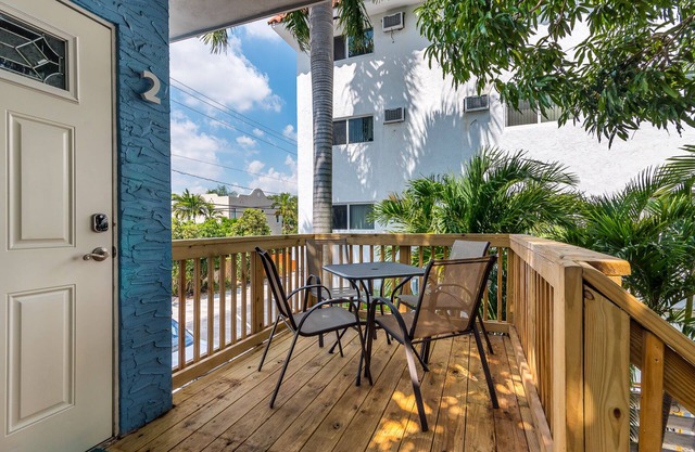 Apartamento de 2 dormitorios en Las Olas: ¡caminando a la playa, restaurantes y vida nocturna!