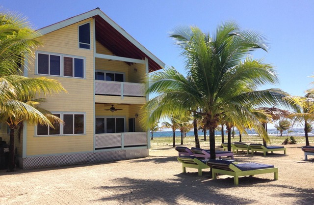 Las Palmas Beachfront Villas, Roatan Bay Islands, Honduras