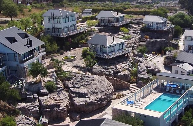 Las Piedras VIP Lodging