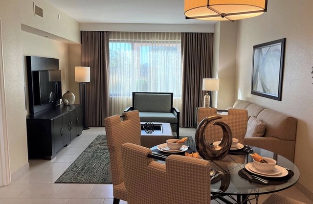 Las Vegas - Available February 3rd to 10th - 2 Suites - Sleeps up to 8
