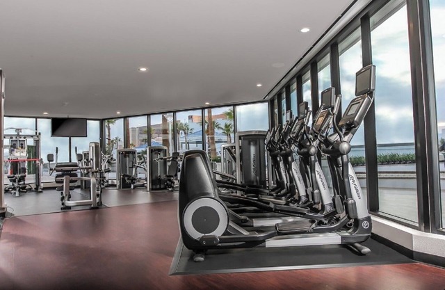 Las Vegas Convention Center adjacent with great view 2bdrm lockout with WiFi