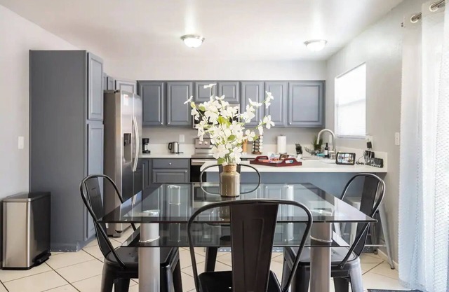 Las Vegas Retreat · Casa Moderna 3H · A 10 Min del Strip · Con Licencia