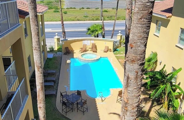 Las Verandas