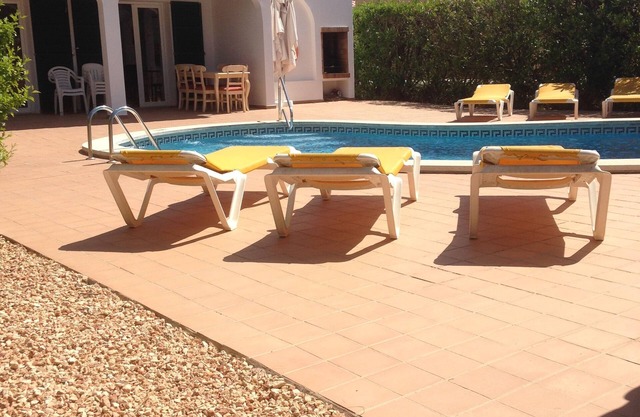 HERMOSA VILLA CON PISCINA PRIVADA Y JARDÍN PRIVADO, ¡ENCANTADORA UBICACIÓN!