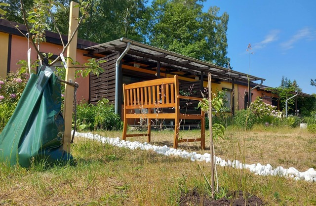 Spring special deal!! Relax at the lake with this extremely good deal