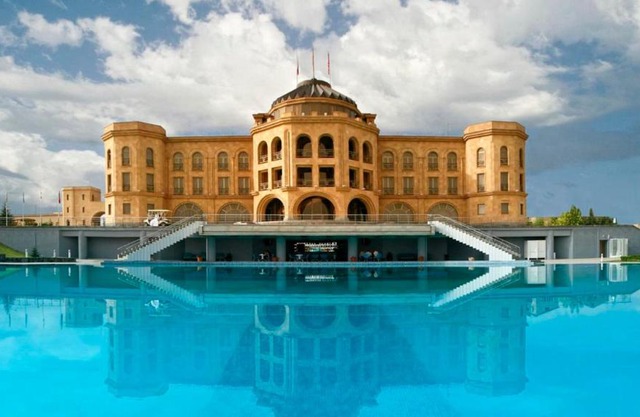 Latar Hotel Yerevan