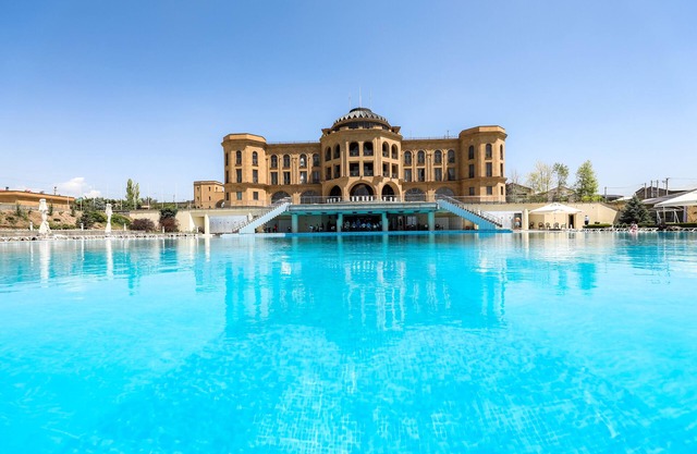 Latar Hotel Yerevan
