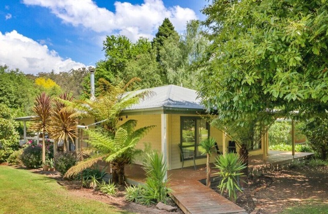 Laurel Berry Lodge - Pet friendly cottage