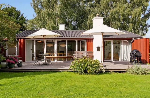 "Lauri" - 2.3km from the sea by Interhome