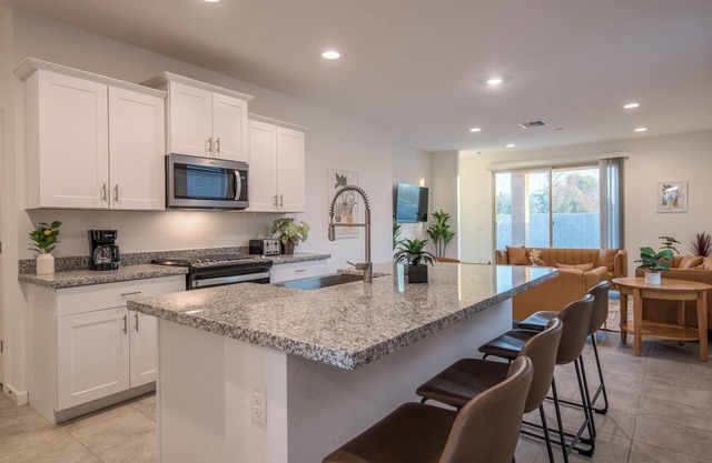 Laveen Spacious home sleeps 8