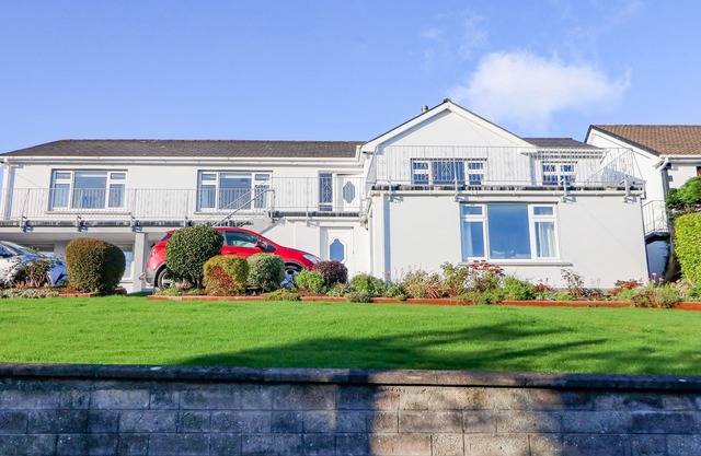 LAVENDER COTTAGE, family friendly in Castletownbere, County Cork