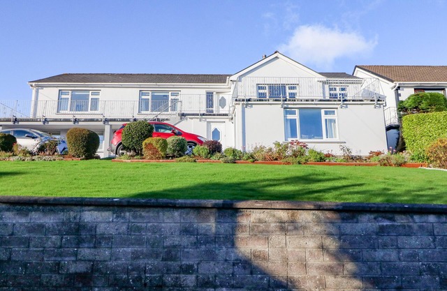 LAVENDER COTTAGE, family friendly in Castletownbere, County Cork