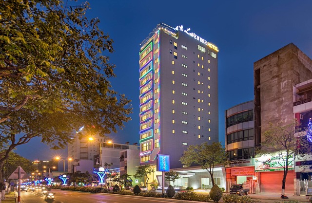 Lavender Riverside Hotel
