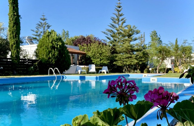 Villa lavanda situada en un hermoso terreno cerca de la piscina