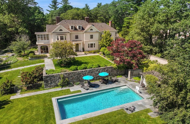 Luxury Boston Estate w/ Heated Pool (Sleeps 18)